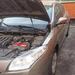 Замена аккумулятора на Renault Megane III 2008 - 2014 2.0 (138 л.с.) Замена аккумулятора на Renault Megane III 2008 - 2014 2.0 (138 л.с.)