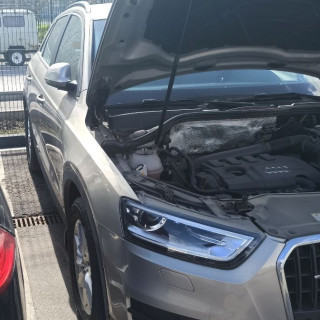 Замена аккумулятора на Audi Q3 I 2011 - 2014 2.0 (211 л.с.) Замена аккумулятора на Audi Q3 I 2011 - 2014 2.0 (211 л.с.)